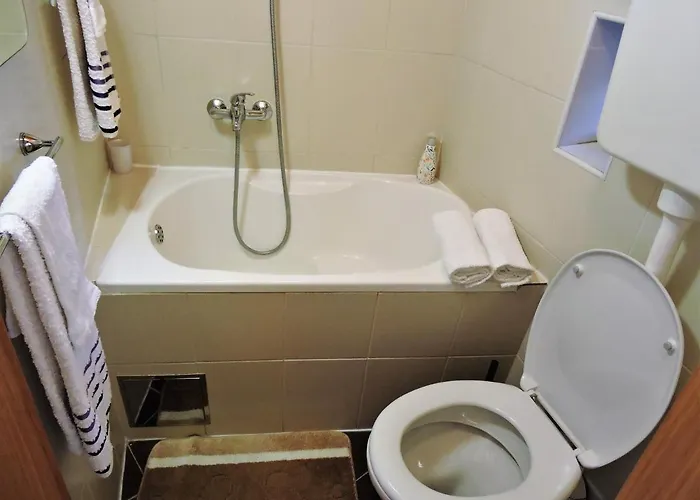 Bruno Centre And 아파트