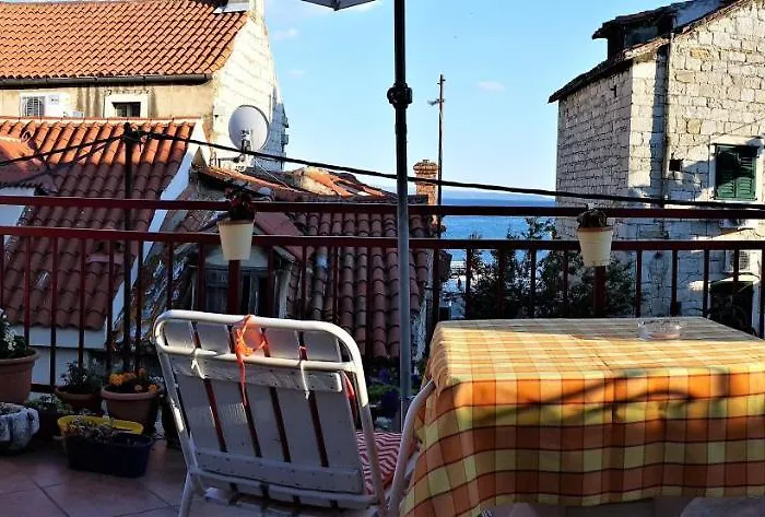 아파트 Bruno Centre And *