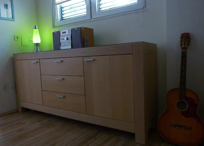 Bruno Centre And 아파트