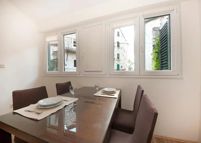 아파트 Bruno Centre And *