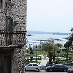 Bruno Centre And Split