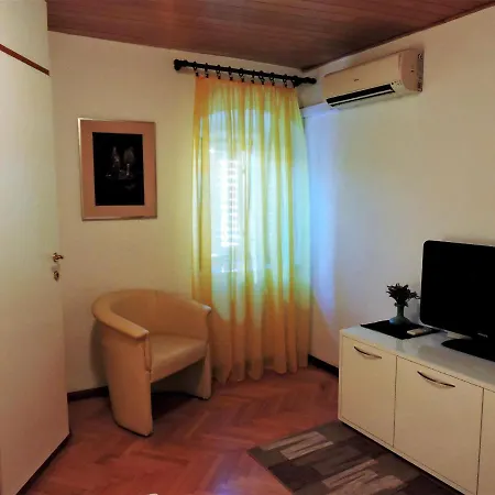 Διαμέρισμα Bruno Centre And *