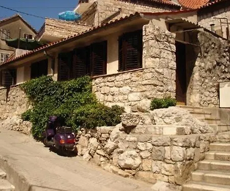 Bruno Centre And * سبليت