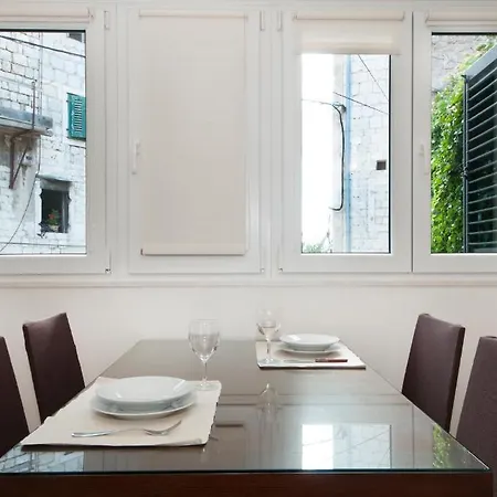 Διαμέρισμα Bruno Centre And *