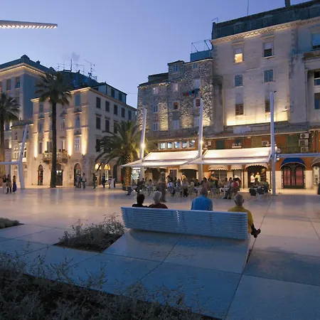 公寓 布鲁诺斯普利特中心公寓 *