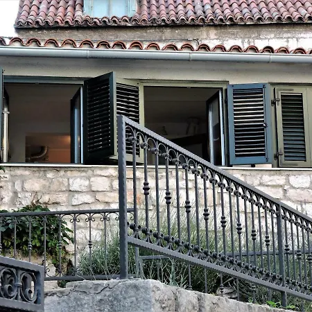 布鲁诺斯普利特中心公寓