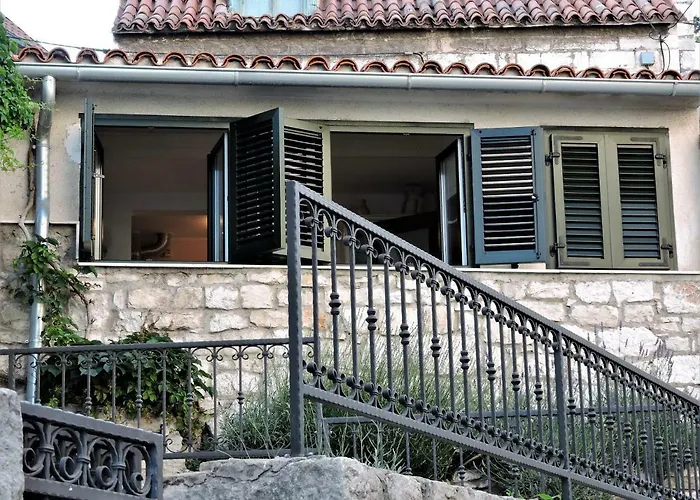 布鲁诺斯普利特中心公寓